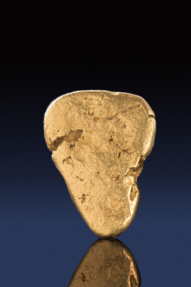 (image for) Smooth Triangular Natrual California Gold Nugget